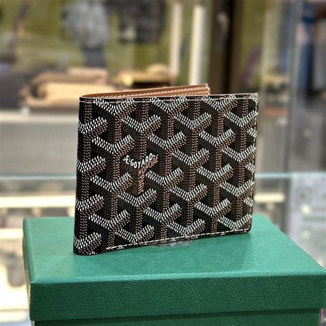 goyard wallet victoria.